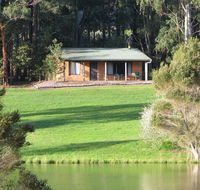 Pemberton Lake View Chalets - Foster Accommodation