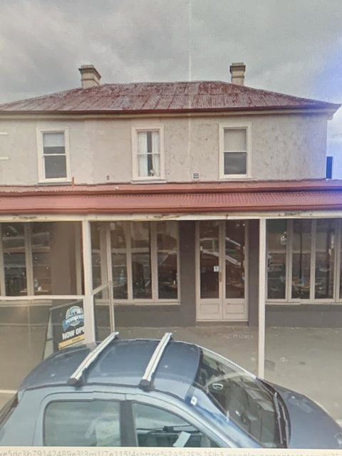 Pembroke Hotel - Foster Accommodation 0