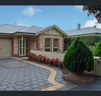 Perfect Location Central Modern Cottage - Free WiFi - Foster Accommodation