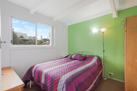 Pet-friendly Beach House @ Kianga - Foster Accommodation 1