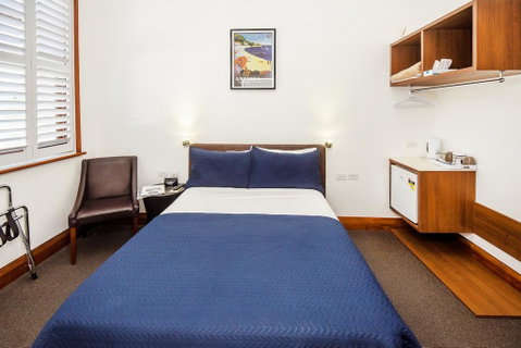 Pier Hotel - Foster Accommodation 3