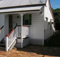 Pine Cottage - Foster Accommodation