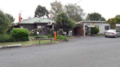 Pinewood Caravan Park - Foster Accommodation 2