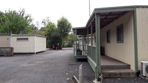 Pinewood Caravan Park - Foster Accommodation 1