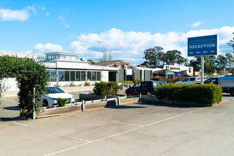 Plumpton Hotel - Foster Accommodation 0