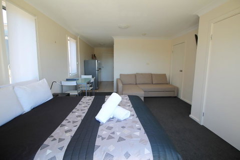 Poley Cow Studio - Foster Accommodation 1