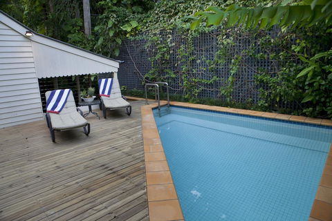 Port Douglas Cottage & Lodge - Foster Accommodation 1