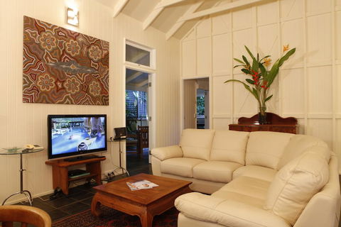 Port Douglas Cottage & Lodge - Foster Accommodation 2