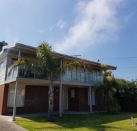 Portarlington beach shack 50 metres to the water - Foster Accommodation