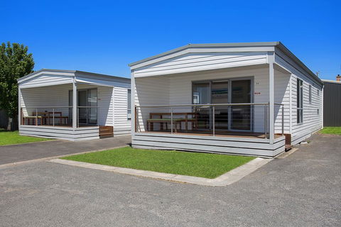 Portland Holiday Village - Foster Accommodation 1