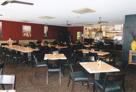 PRECINCT HOTEL GLADSTONE - Foster Accommodation 3