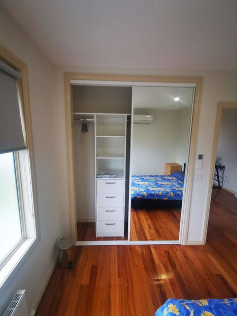 Private Luxury Bedroom - Foster Accommodation 3