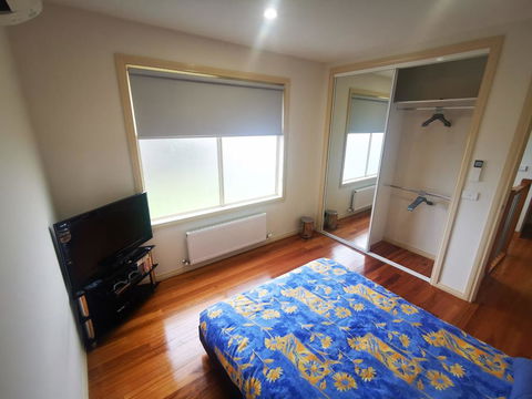 Private Luxury Bedroom - Foster Accommodation 2