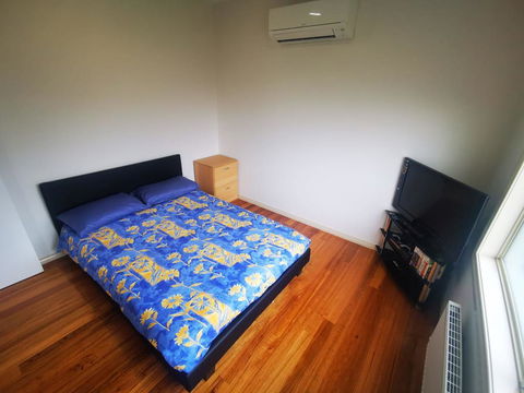 Private Luxury Bedroom - Foster Accommodation 0