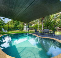 Private Pool Big Backyard Aircon - Paradise - Foster Accommodation