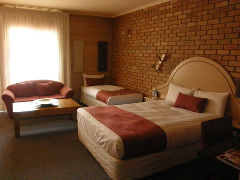 Quality Inn Colonial - Foster Accommodation 2