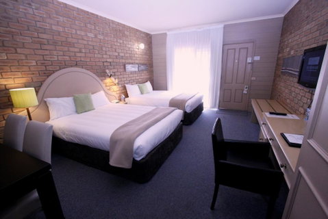 Quality Inn Colonial - Foster Accommodation 1