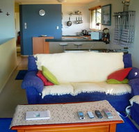 Rainbow Breezes 4 - Rainbow Beach Townhouse with breath-taking ocean views to Fraser Island - Foster Accommodation