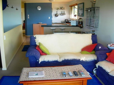 Rainbow Breezes 4 - Rainbow Beach, Townhouse With Breath-taking Ocean Views To Fraser Island - Foster Accommodation 0