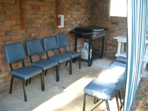 Rainbow Pines Tourist Caravan Park - Foster Accommodation 3