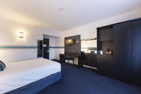 Ramada Diplomat Canberra - Foster Accommodation 2