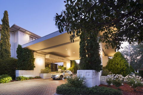 Ramada Diplomat Canberra - Foster Accommodation 0