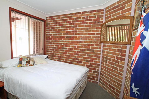 Ray Of Sunshine - Waterfront Reserve - Foster Accommodation 1