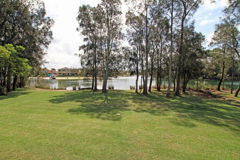 Ray Of Sunshine - Waterfront Reserve - Foster Accommodation 0