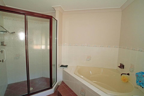 Ray Of Sunshine - Waterfront Reserve - Foster Accommodation 2