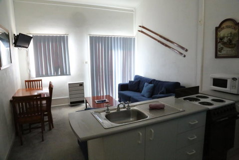 Razorback 4 - Foster Accommodation 3