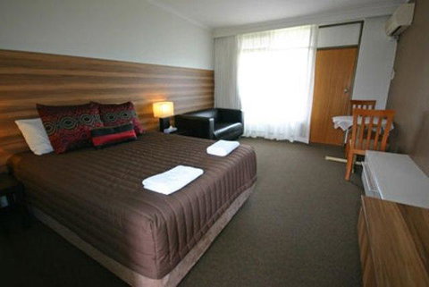 Red Cedars Motel - Foster Accommodation 2
