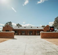 Red Waratah Accommodation - Foster Accommodation
