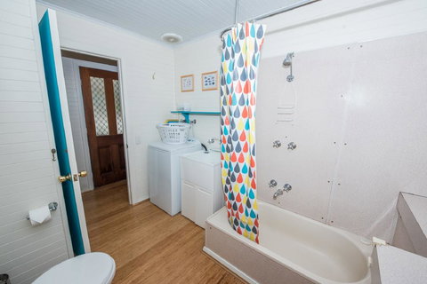 Redbill Beach Retreat - Foster Accommodation 2