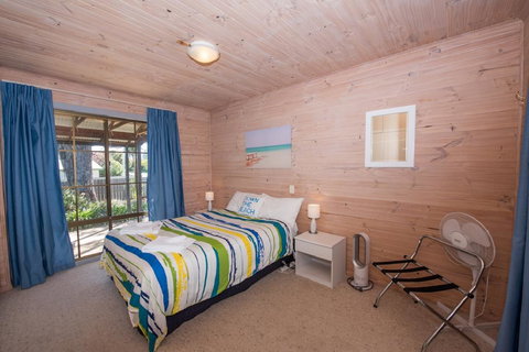 Redbill Beach Retreat - Foster Accommodation 3