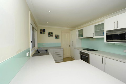 Reef Close, 1/2 - Foster Accommodation 0
