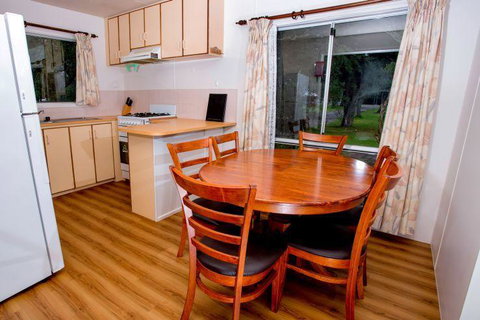 Reflections Holiday Parks Eden - Foster Accommodation 1