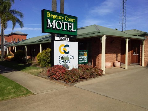 Regency Court Motel - Foster Accommodation 0
