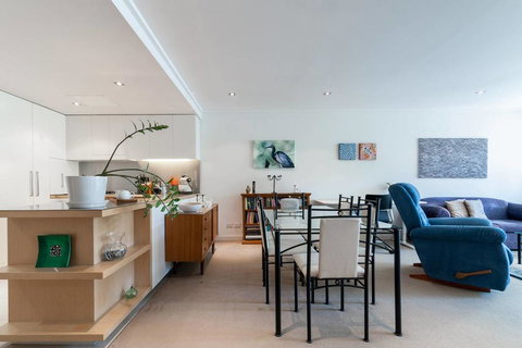 Relaxed Apartment In Camperdown - Foster Accommodation 3