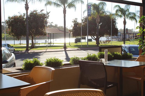 Renmark Hotel Motel - Foster Accommodation 3