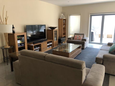 Residence On Robe - Foster Accommodation 1