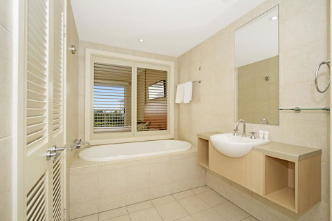 Resort On The Beach With Ocean Glimpses 5214-15 - Foster Accommodation 3