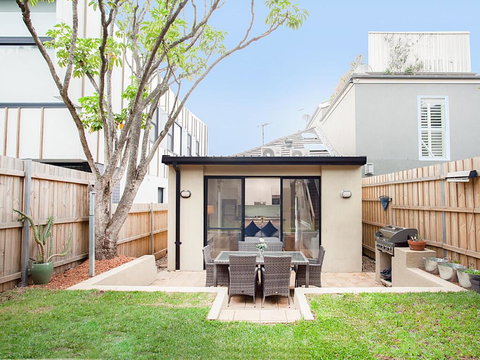 RIPPLES-hosted By:L'Abode Accommodation - Foster Accommodation 0