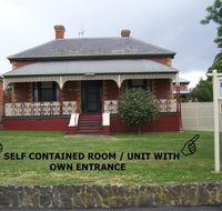 RJ's Bed  Breakfast - Foster Accommodation