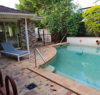 Robyn's Nest - Hosted Bed and Breakfast - Foster Accommodation