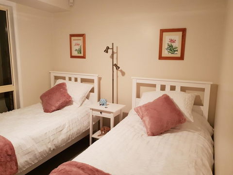 Robyn's Nest - Hosted, Bed And Breakfast - Foster Accommodation 1