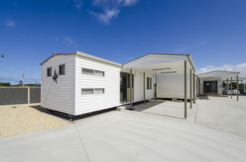 Rocks Retreat Cabin - Seal - Foster Accommodation 0
