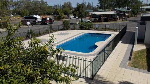 Roma Big Rig Tourist Park - Foster Accommodation 2