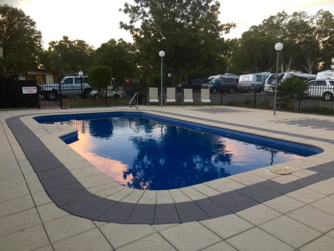Roma Big Rig Tourist Park - Foster Accommodation 1