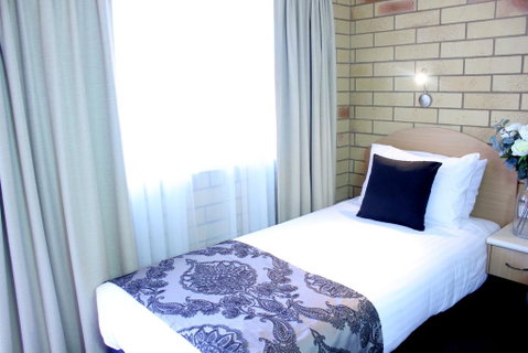 Roma Mid Town Motor Inn - Foster Accommodation 0