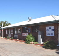 Roundhouse Motel - Foster Accommodation
